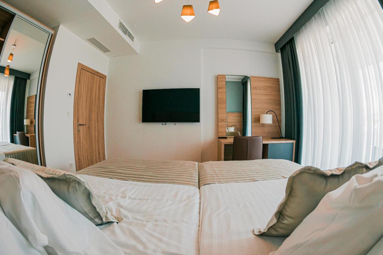 Kaneo Beach Hotel Novalja Luaran gambar