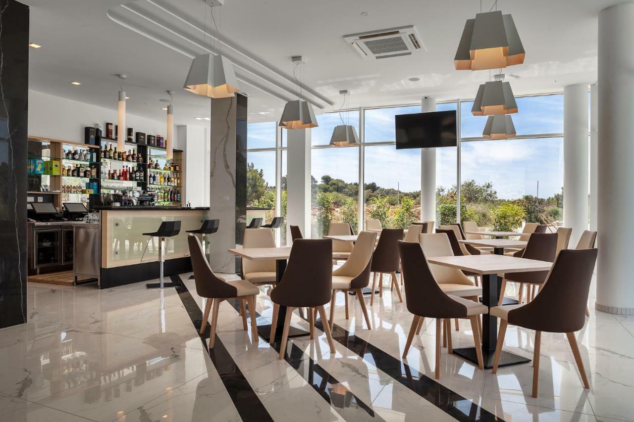 Kaneo Beach Hotel Novalja Luaran gambar